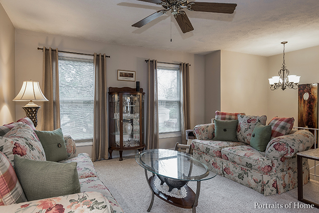 485 Hampton Ln, Roselle, IL 60172 photo 3