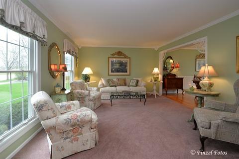 20 Hampton St, Cary, IL 60013 photo 3