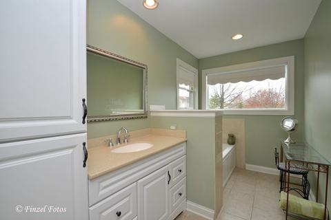 20 Hampton St, Cary, IL 60013 photo 13