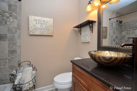 20 Hampton St, Cary, IL 60013 photo 17