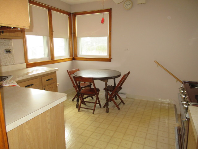 2286 Cedar St, Des Plaines, IL 60018 photo 4