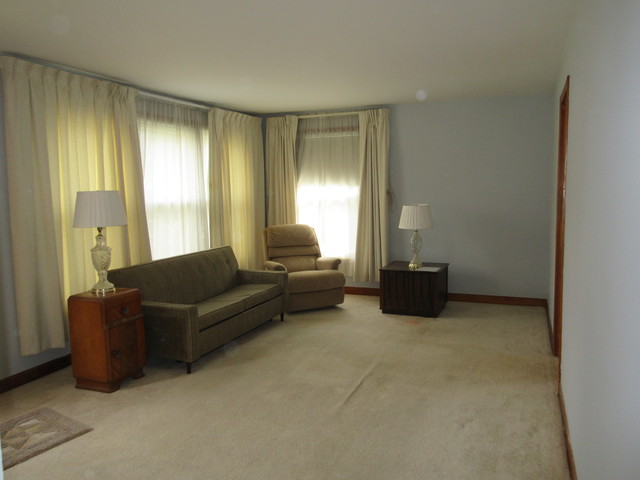 2286 Cedar St, Des Plaines, IL 60018 photo 2