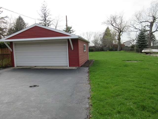 2286 Cedar St, Des Plaines, IL 60018 photo 12