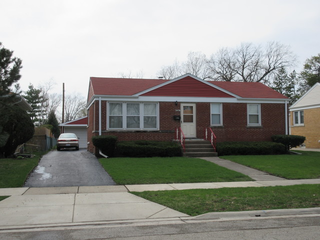 2286 Cedar St, Des Plaines, IL 60018 photo 1