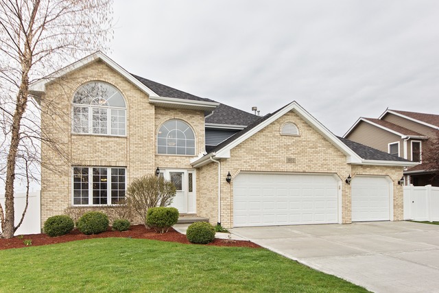 801 Casey Dr, Minooka, IL 60447 photo 1