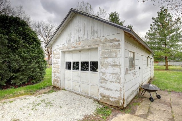 106 E North St, Mansfield, IL 61854 photo 13