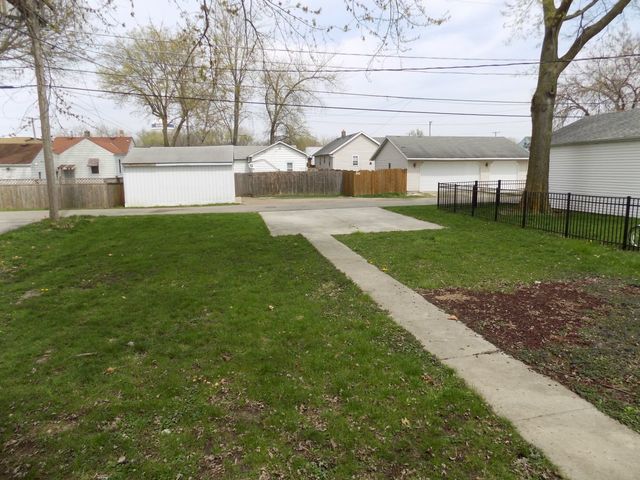 912 Douglas St, Morris, IL 60450 photo 17