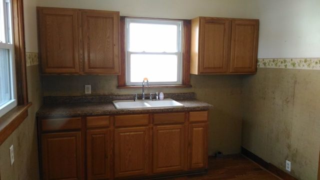 912 Douglas St, Morris, IL 60450 photo 4