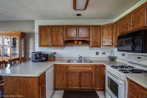 2203 Daffodil Dr, Crest Hill, IL 60403 photo 10