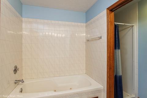 2203 Daffodil Dr, Crest Hill, IL 60403 photo 19
