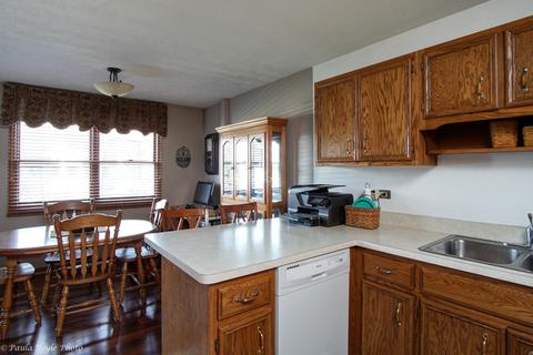 2203 Daffodil Dr, Crest Hill, IL 60403 photo 11