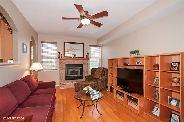 1296 Timberline Dr, Bartlett, IL 60103 photo 7