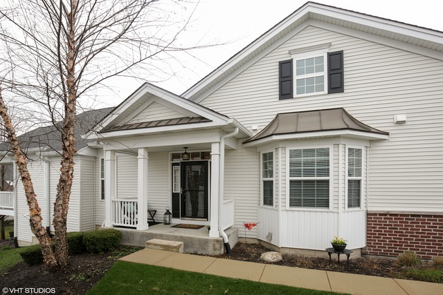 1030 Riviera Dr, Elgin, IL 60124 photo 2