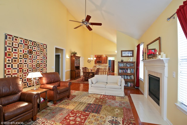 1030 Riviera Dr, Elgin, IL 60124 photo 4