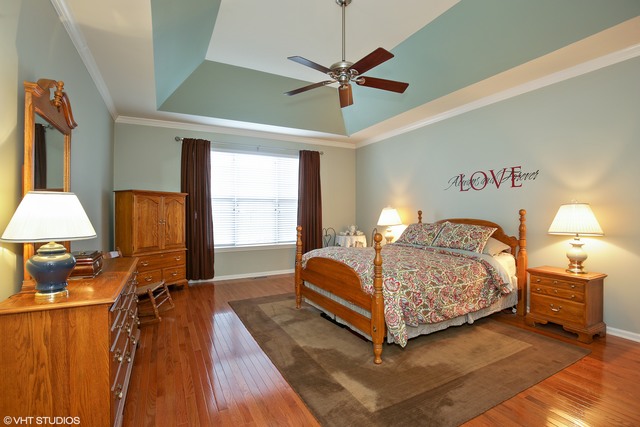 1030 Riviera Dr, Elgin, IL 60124 photo 10