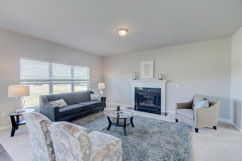 102 E Ashton Dr, Maple Park, IL 60151 photo 5