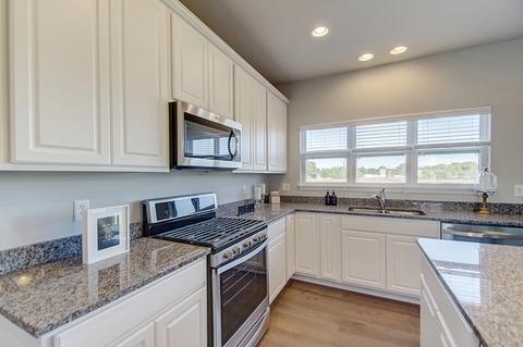 102 E Ashton Dr, Maple Park, IL 60151 photo 7