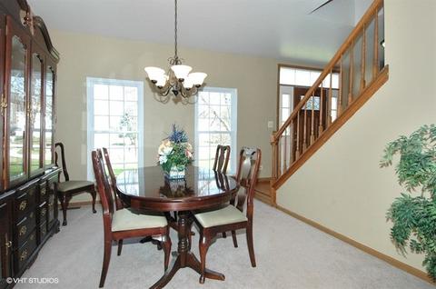 620 Longwood Dr, Algonquin, IL 60102 photo 2