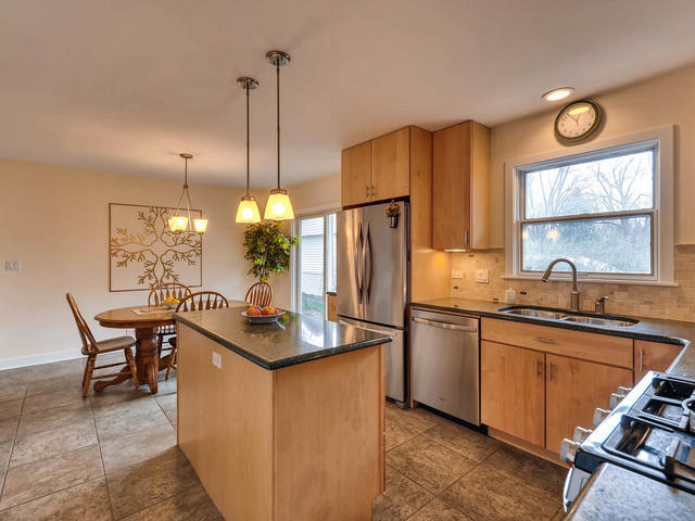 4330 Hoover St, Rolling Meadows, IL 60008 photo 9