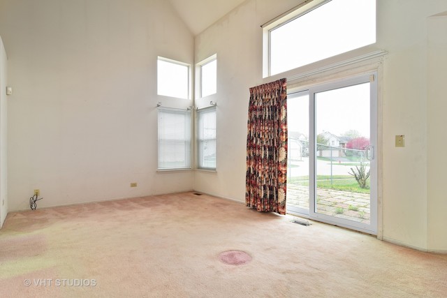 1485 Beaumont Cir, Bartlett, IL 60103 photo 2