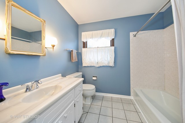 231 Warwick Dr, Naperville, IL 60565 photo 20
