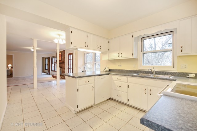 231 Warwick Dr, Naperville, IL 60565 photo 7