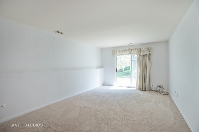 26 Willow Cir, Cary, IL 60013 photo 6