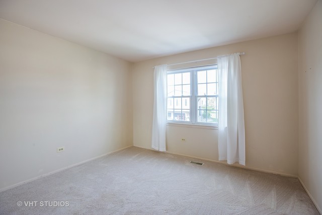 26 Willow Cir, Cary, IL 60013 photo 5
