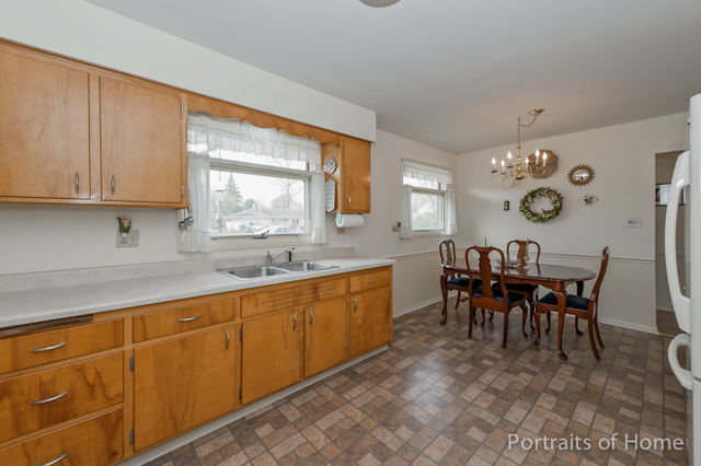 533 Countryside Dr, Wheaton, IL 60187 photo 4