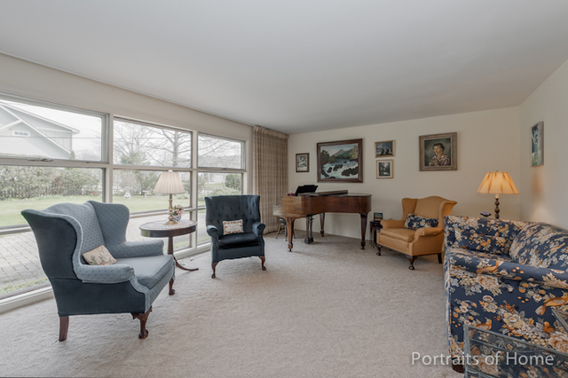 533 Countryside Dr, Wheaton, IL 60187 photo 2