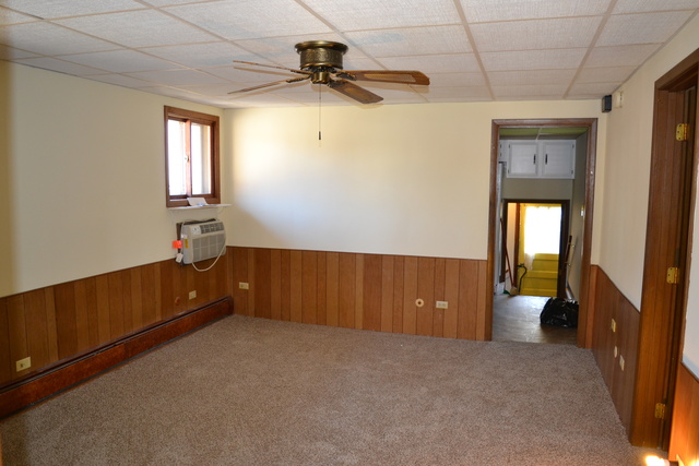 283 Villa Pl, Elgin, IL 60120 photo 2