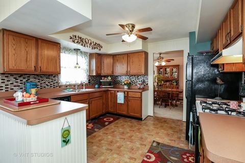 85 Decker Dr, Cary, IL 60013 photo 2