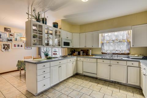 111 E Brookfield Ave, Mount Prospect, IL 60056 photo 10