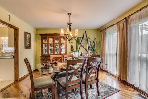 111 E Brookfield Ave, Mount Prospect, IL 60056 photo 7