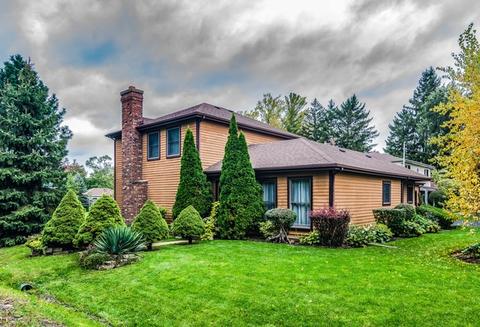 111 E Brookfield Ave, Mount Prospect, IL 60056 photo 1