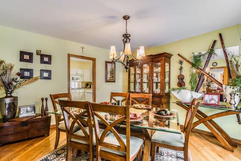 111 E Brookfield Ave, Mount Prospect, IL 60056 photo 8