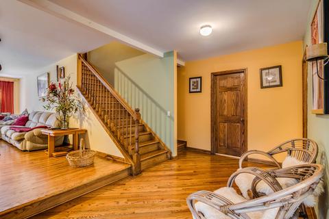 111 E Brookfield Ave, Mount Prospect, IL 60056 photo 5