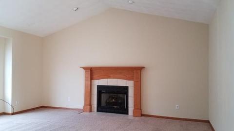11117 Downing Ln, Roscoe, IL 61073 photo 4