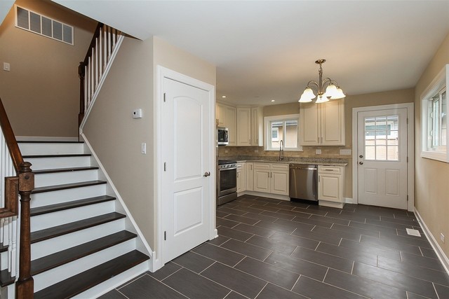 100 N Grant Dr, Addison, IL 60101 photo 12