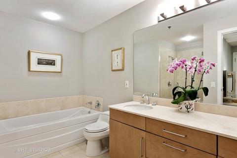 250 E Pearson St #2101, Chicago, IL 60611 photo 14