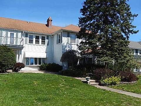 2 Cottage Row, Midlothian, IL 60445 photo 1