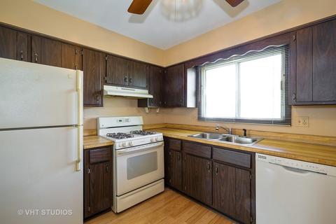 835 Sheldon Ct #B, Wheaton, IL 60189 photo 5