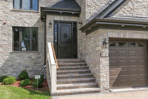 2323 Westview Dr, Des Plaines, IL 60018 photo 2