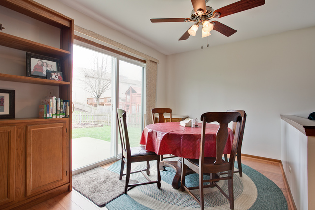 521 Valleyview Dr, Bartlett, IL 60103 photo 9