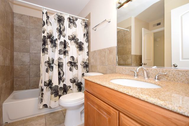 190 Elizabeth Ct #D, Bartlett, IL 60103 photo 14