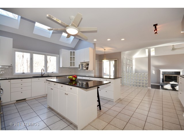 1130 Preserve Trl, Bartlett, IL 60103 photo 7