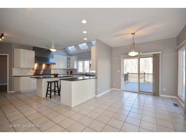 1130 Preserve Trl, Bartlett, IL 60103 photo 9