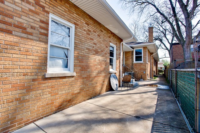 10000 S Oakley Ave, Chicago, IL 60643 photo 25