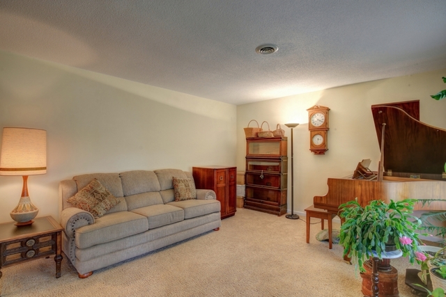 610 Devon Dr, Saint Joseph, IL 61873 photo 15
