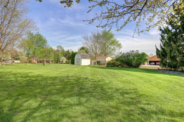 610 Devon Dr, Saint Joseph, IL 61873 photo 21